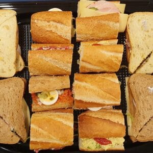 Lunch box (8 st 9 cm broodjes, 4 st sandwich)